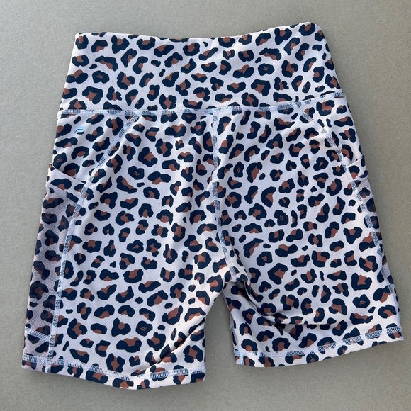 Fabletics Cheetah PowerHold High-Waisted On-The-Go Shorts - Picture 5 of 12